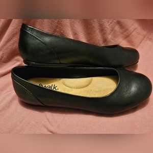 Womens SoftWalk flats